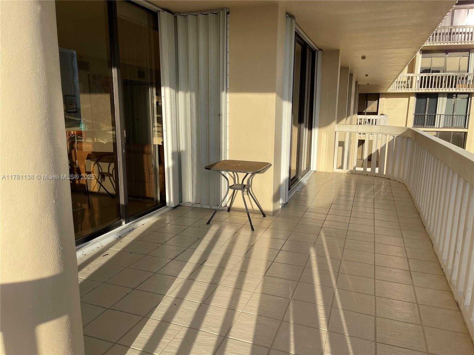 Small Image of 19355 TURNBERRY WAY #27E, Aventura Number 18