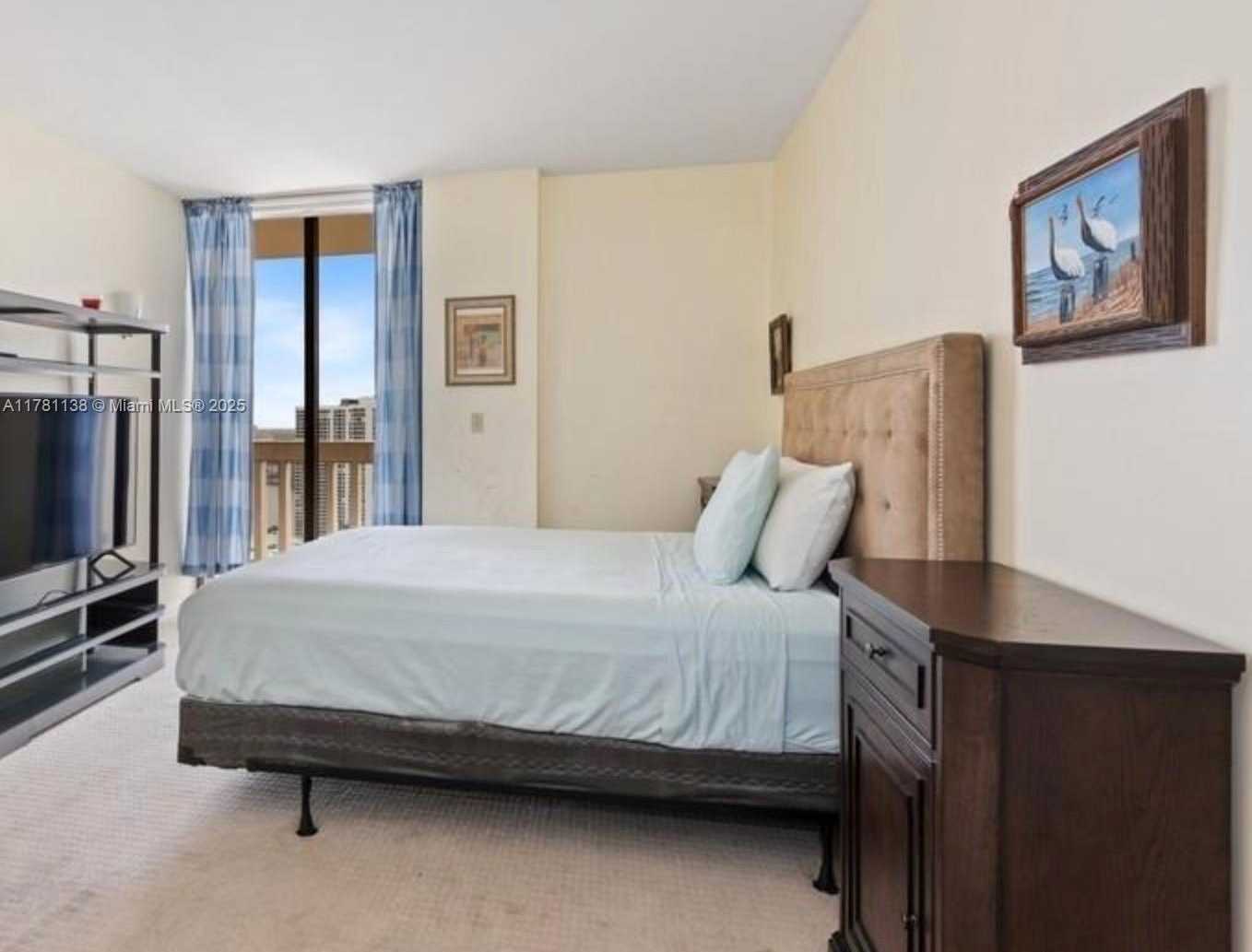 Small Image of 19355 TURNBERRY WAY #27E, Aventura Number 22