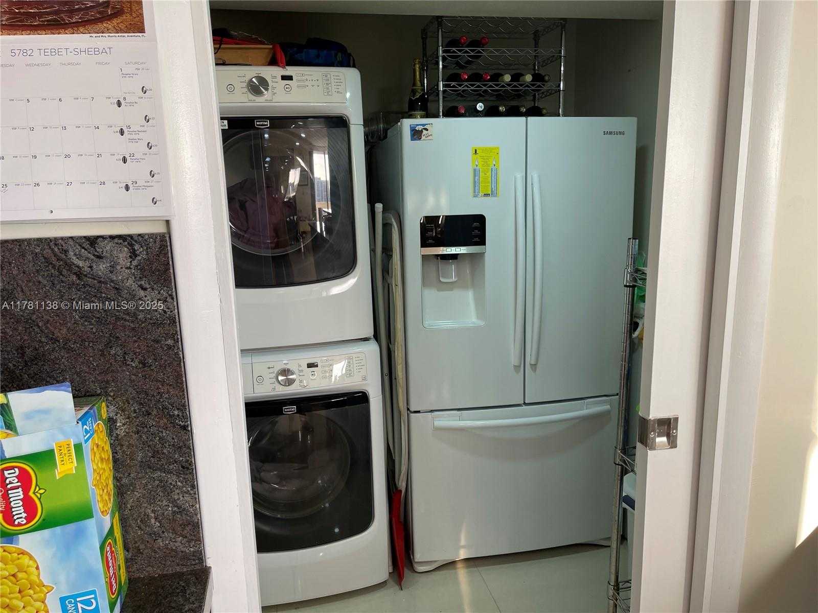 Small Image of 19355 TURNBERRY WAY #27E, Aventura Number 24
