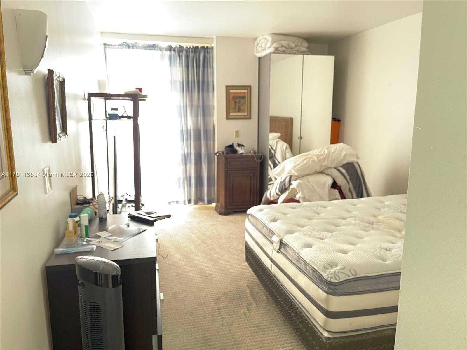 Small Image of 19355 TURNBERRY WAY #27E, Aventura Number 27