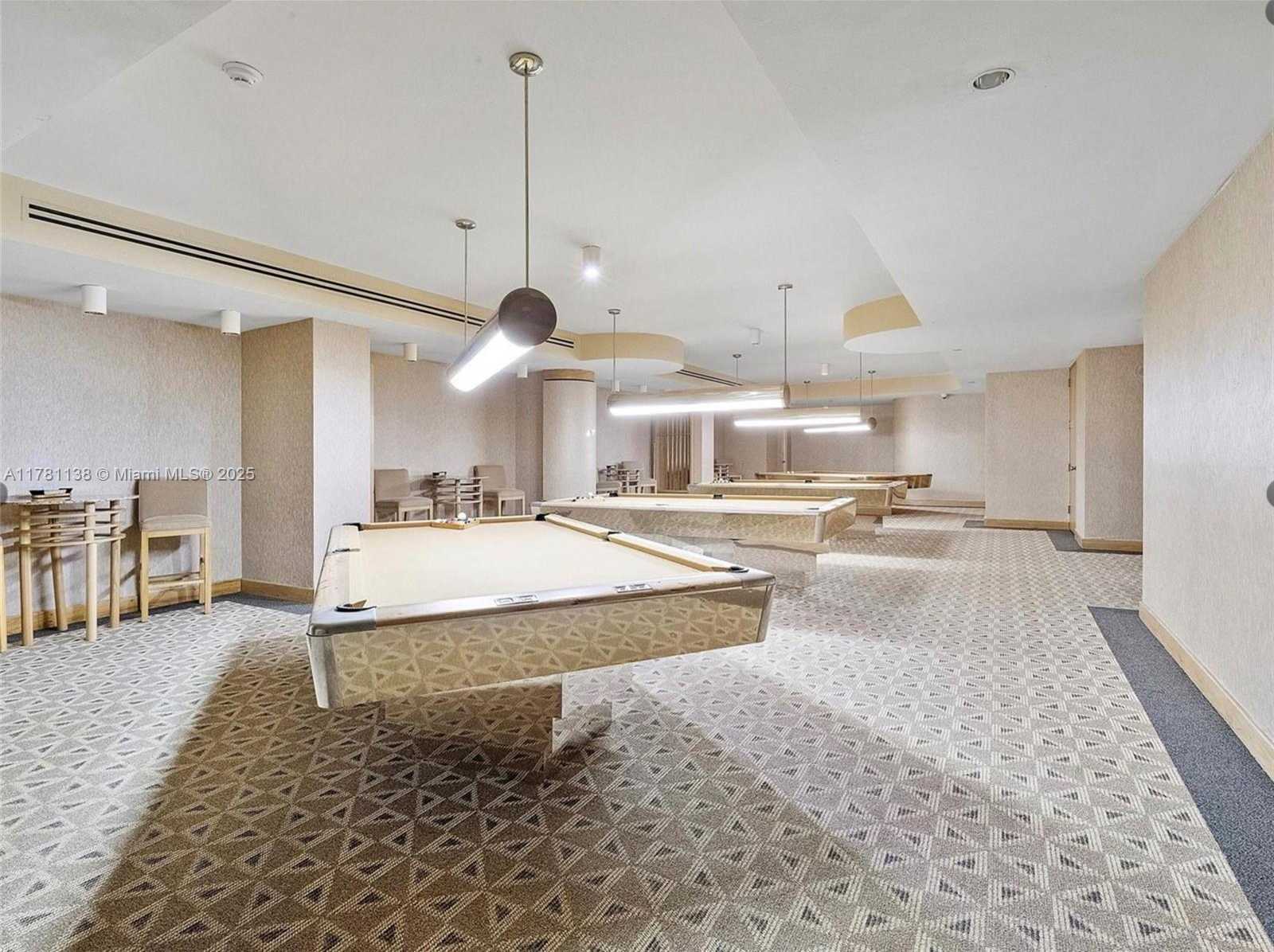 Small Image of 19355 TURNBERRY WAY #27E, Aventura Number 3