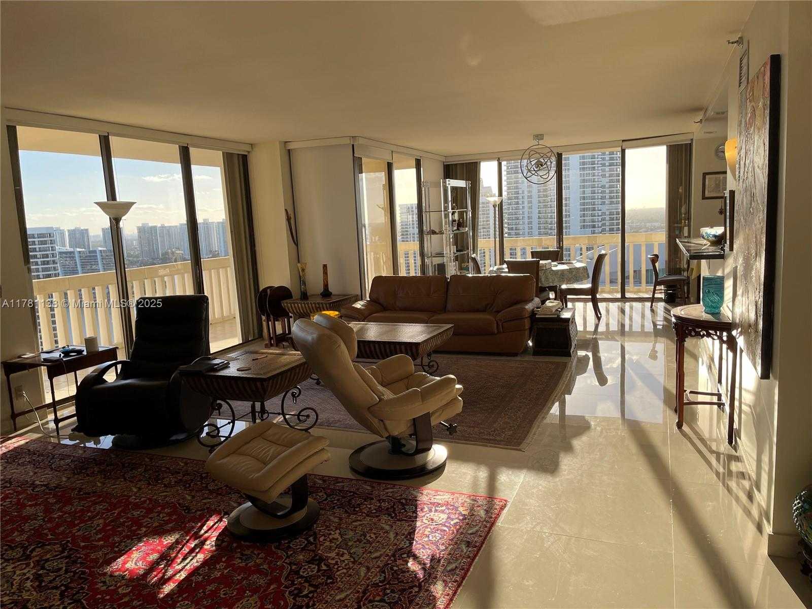 Small Image of 19355 TURNBERRY WAY #27E, Aventura Number 34