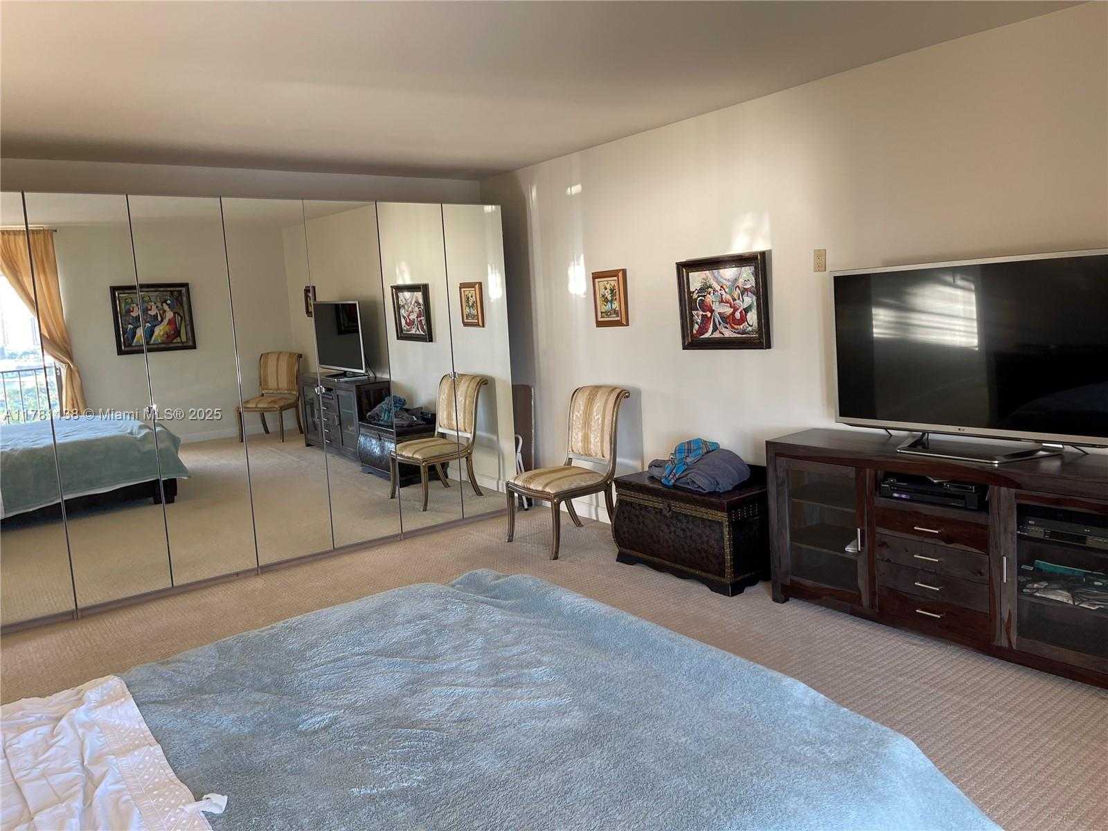 Small Image of 19355 TURNBERRY WAY #27E, Aventura Number 45
