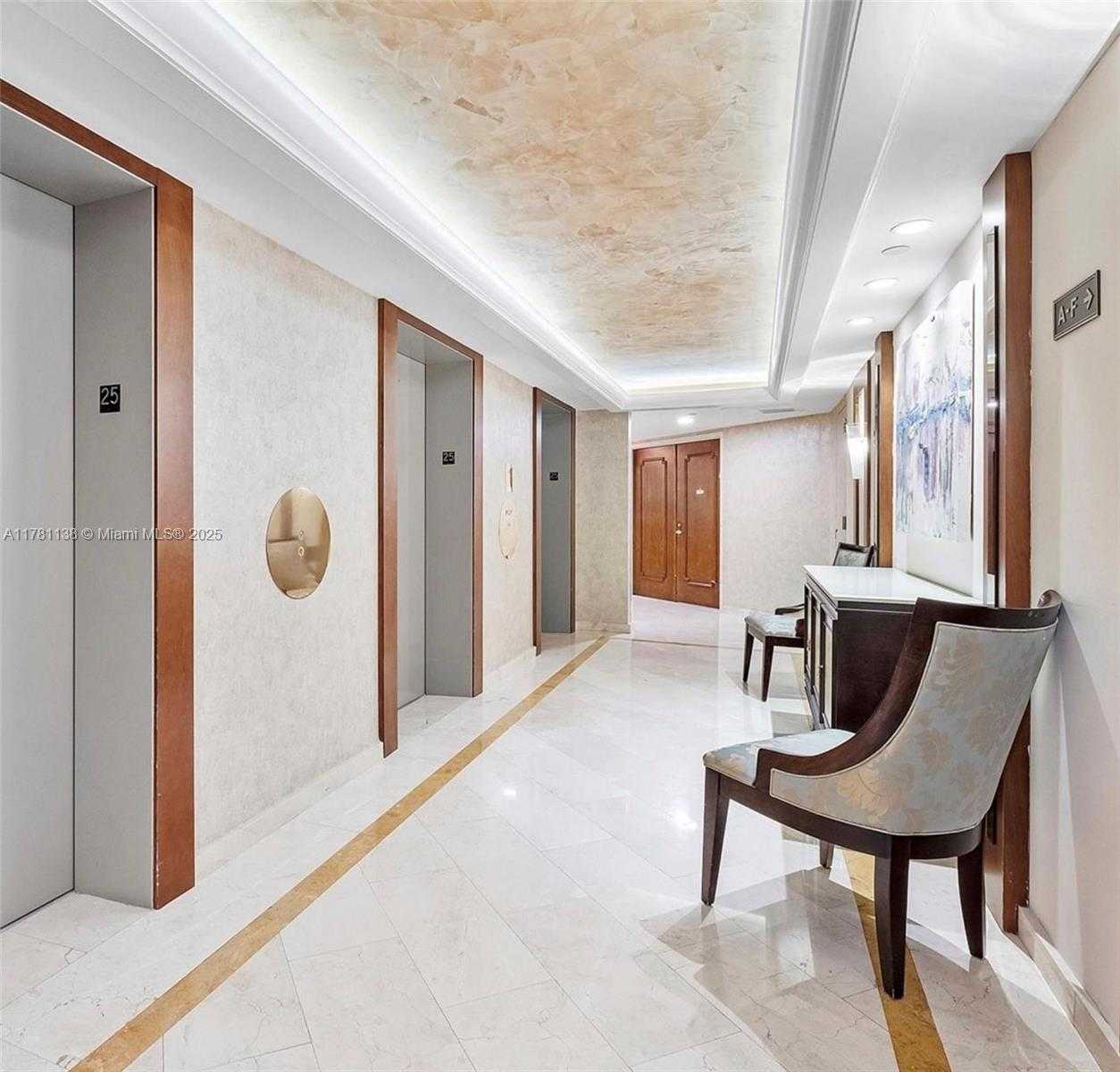 Small Image of 19355 TURNBERRY WAY #27E, Aventura Number 5