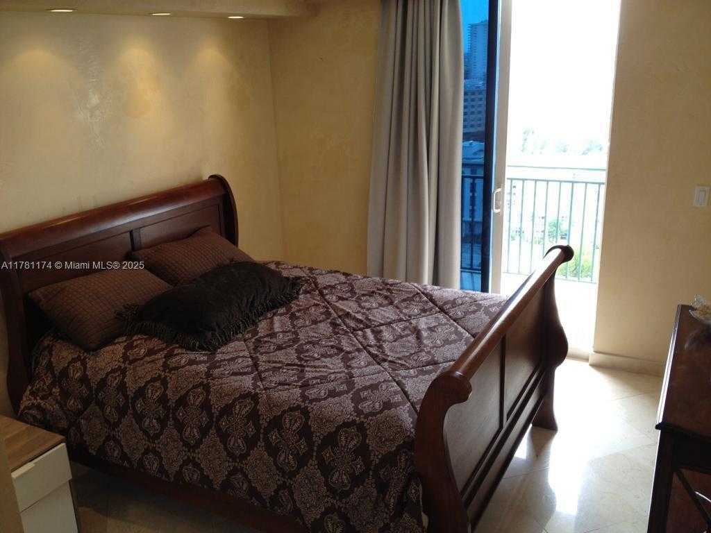 Small Image of 17555 SOUTH WEST ATLANTIC BLVD #PH2, Sunny Isles Beach Number 12