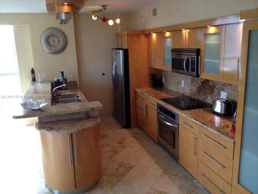 Small Image of 17555 SOUTH WEST ATLANTIC BLVD #PH2, Sunny Isles Beach Number 6