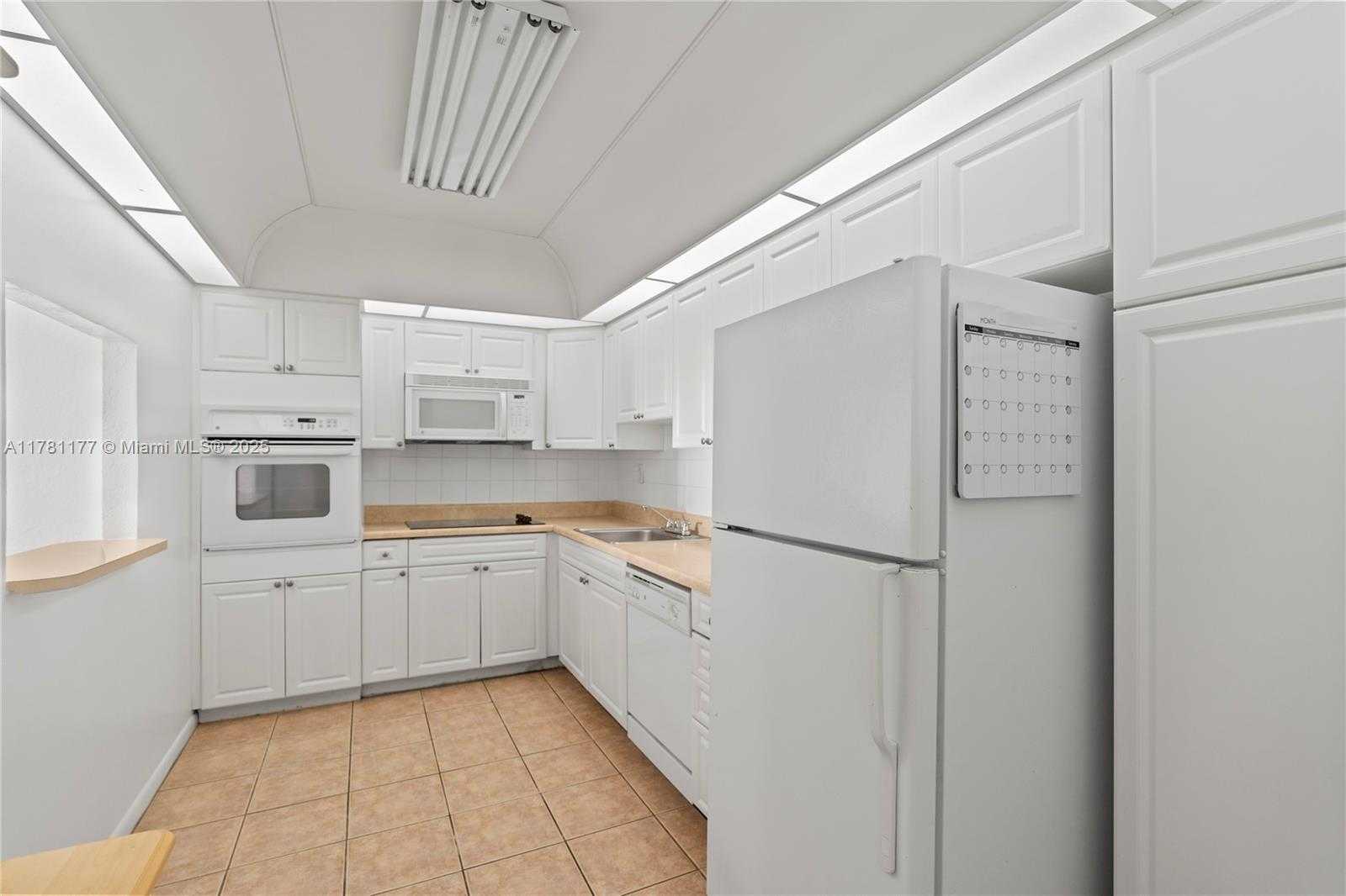 Small Image of 19390 COLLINS AVE #611, Sunny Isles Beach Number 17