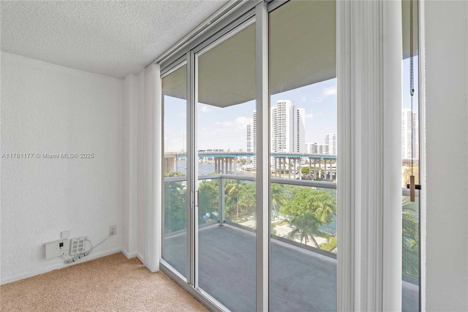 Small Image of 19390 COLLINS AVE #611, Sunny Isles Beach Number 28