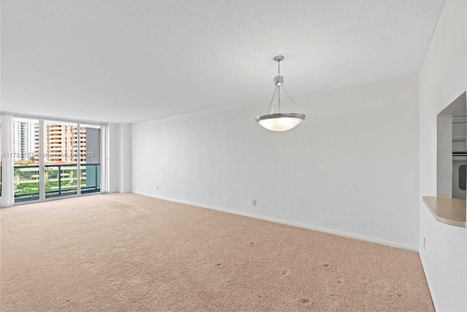 Small Image of 19390 COLLINS AVE #611, Sunny Isles Beach Number 3