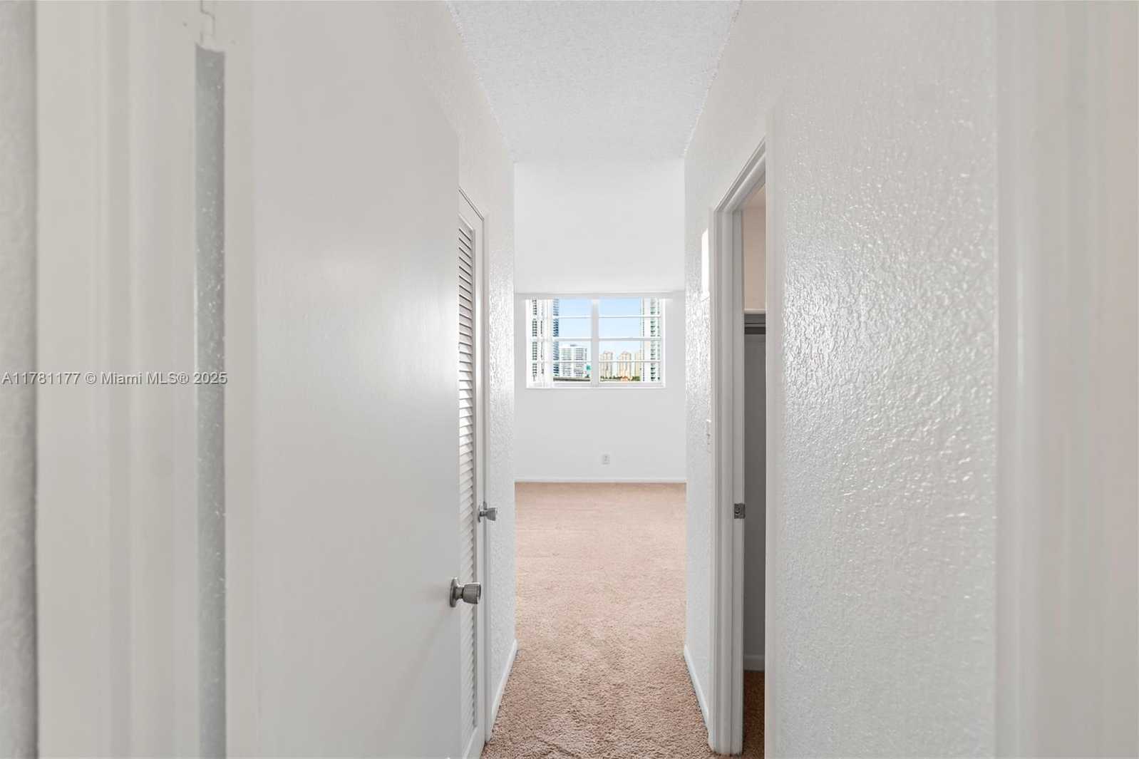 Small Image of 19390 COLLINS AVE #611, Sunny Isles Beach Number 4