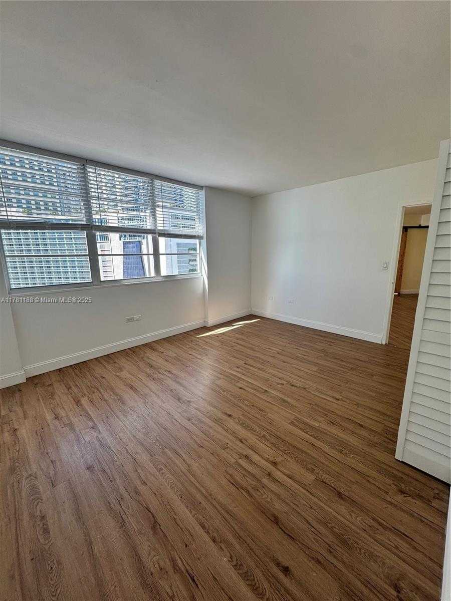 Small Image of 999 BRICKELL BAY DR #1411, Miami Number 28