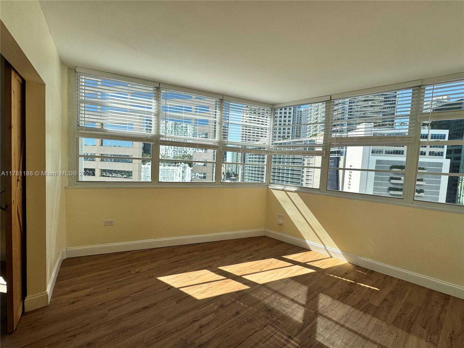 Small Image of 999 BRICKELL BAY DR #1411, Miami Number 33