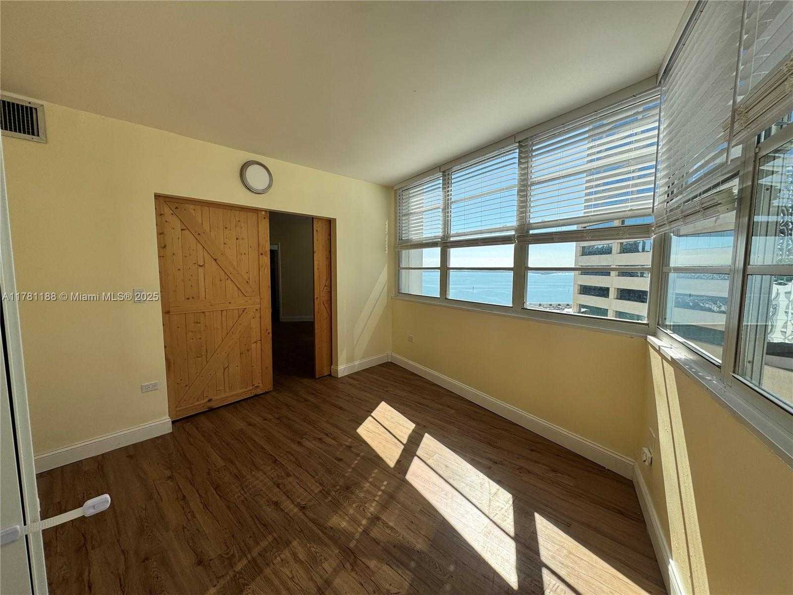 Small Image of 999 BRICKELL BAY DR #1411, Miami Number 34