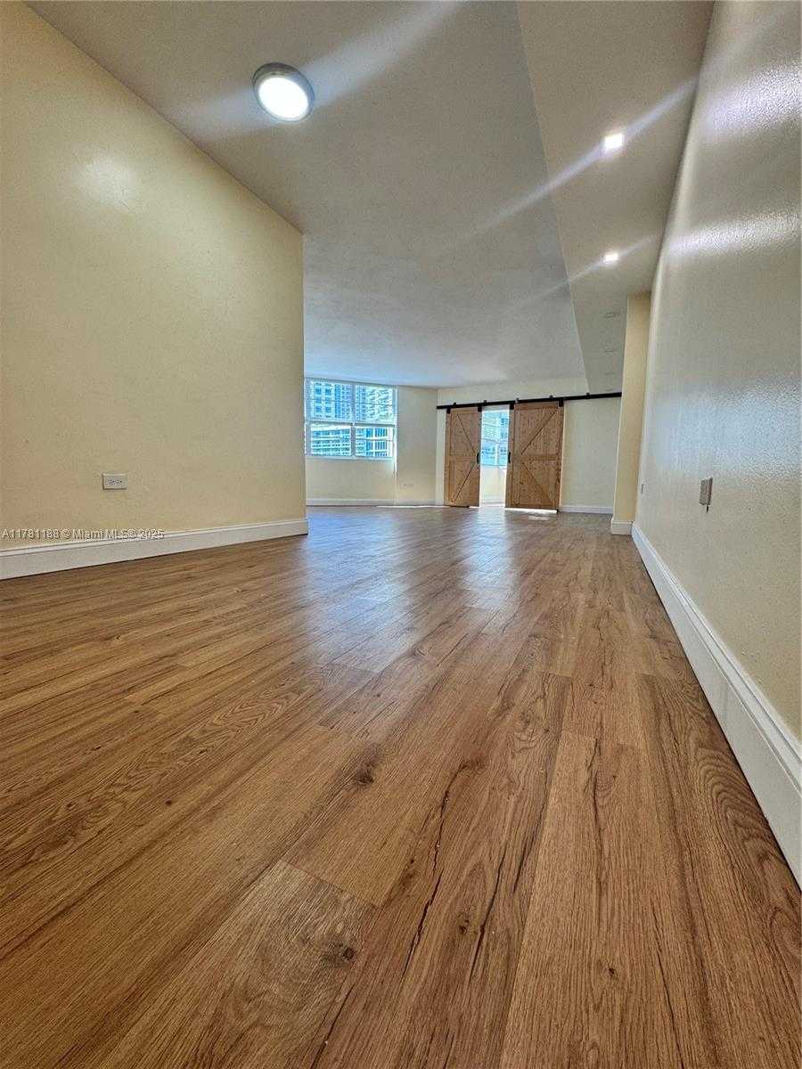 Small Image of 999 BRICKELL BAY DR #1411, Miami Number 37