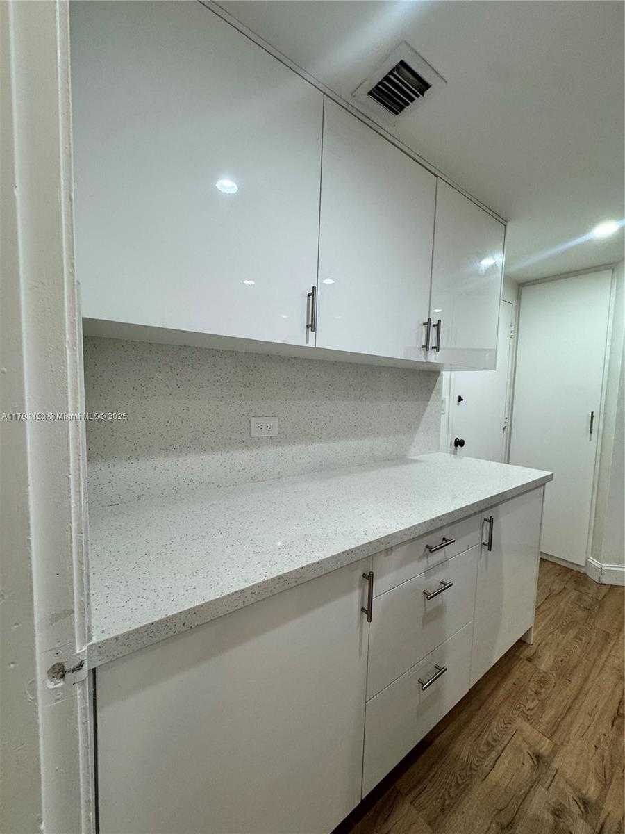 Small Image of 999 BRICKELL BAY DR #1411, Miami Number 38