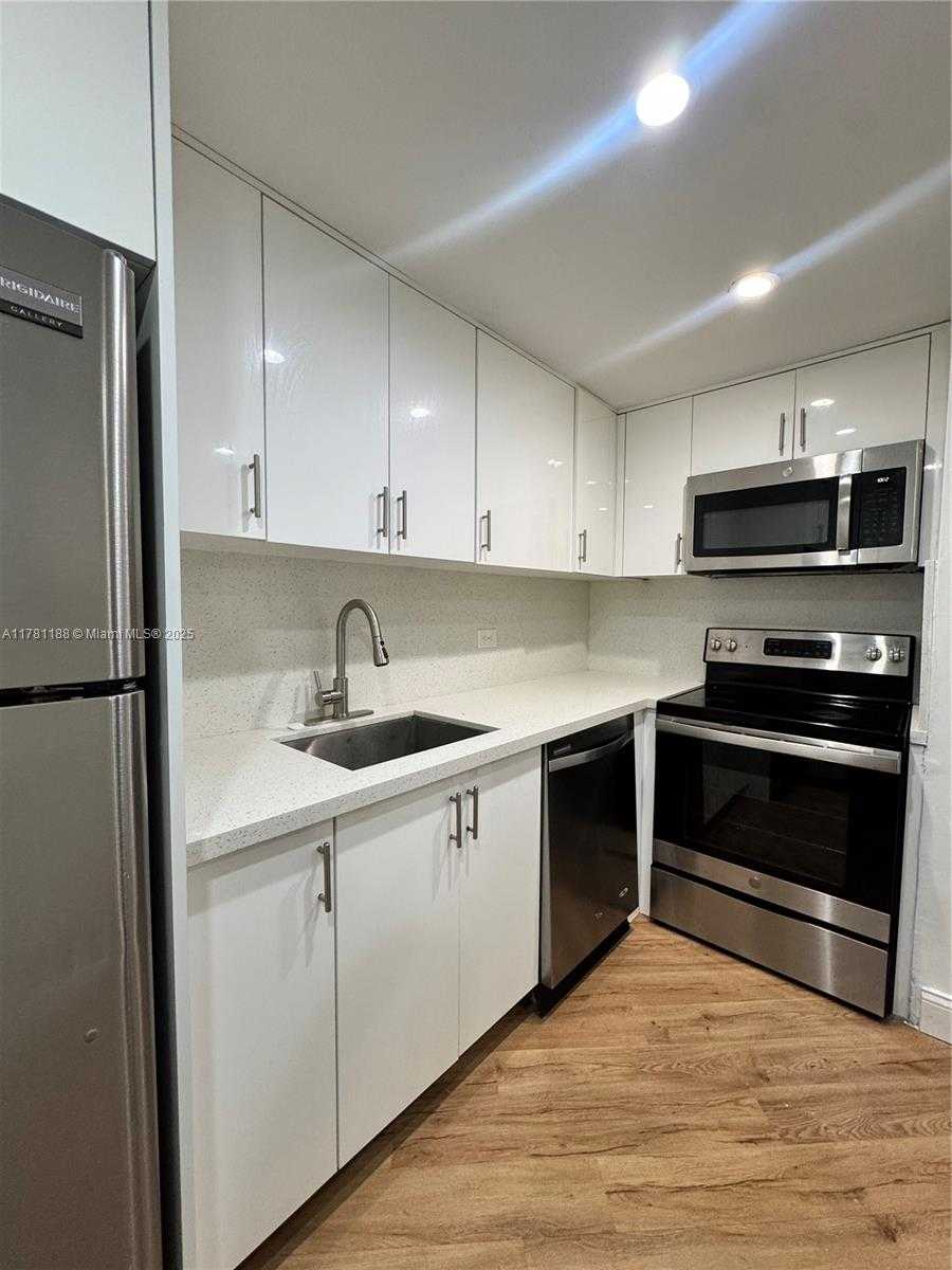 Small Image of 999 BRICKELL BAY DR #1411, Miami Number 40