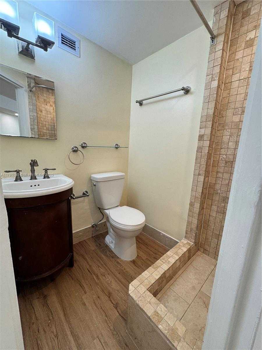 Small Image of 999 BRICKELL BAY DR #1411, Miami Number 44