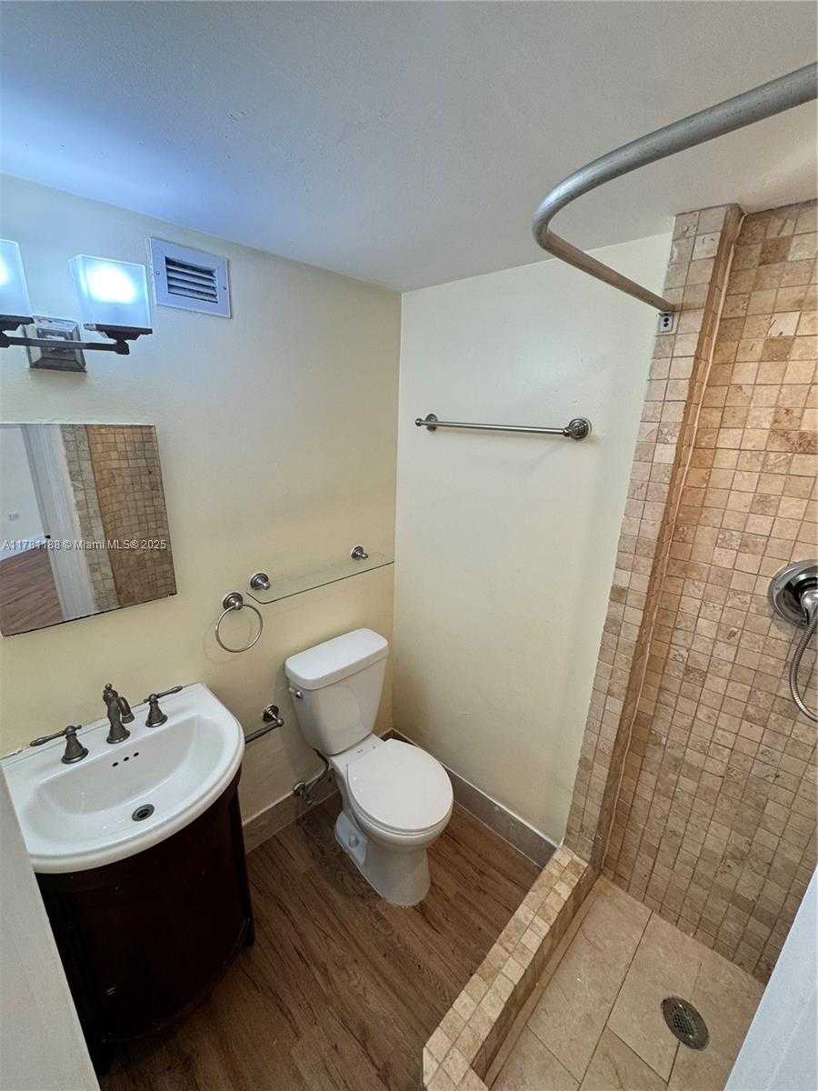 Small Image of 999 BRICKELL BAY DR #1411, Miami Number 48