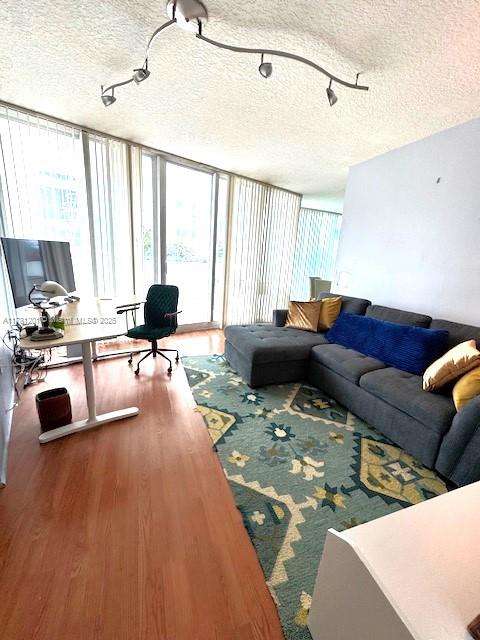 Small Image of 3370 HIDDEN BAY DR #406, Aventura Number 6