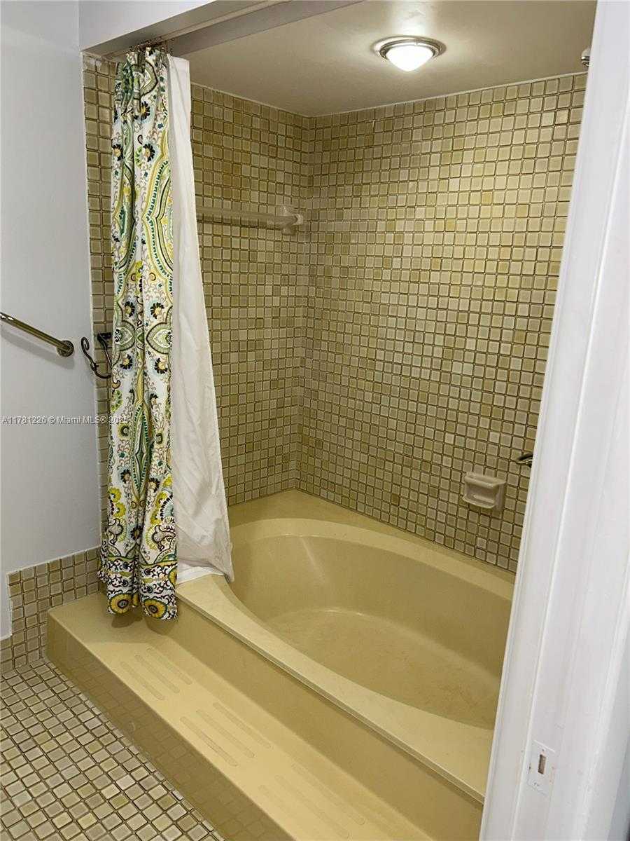 Small Image of 9735 NORTH WEST 52ND ST #117, Doral Number 20