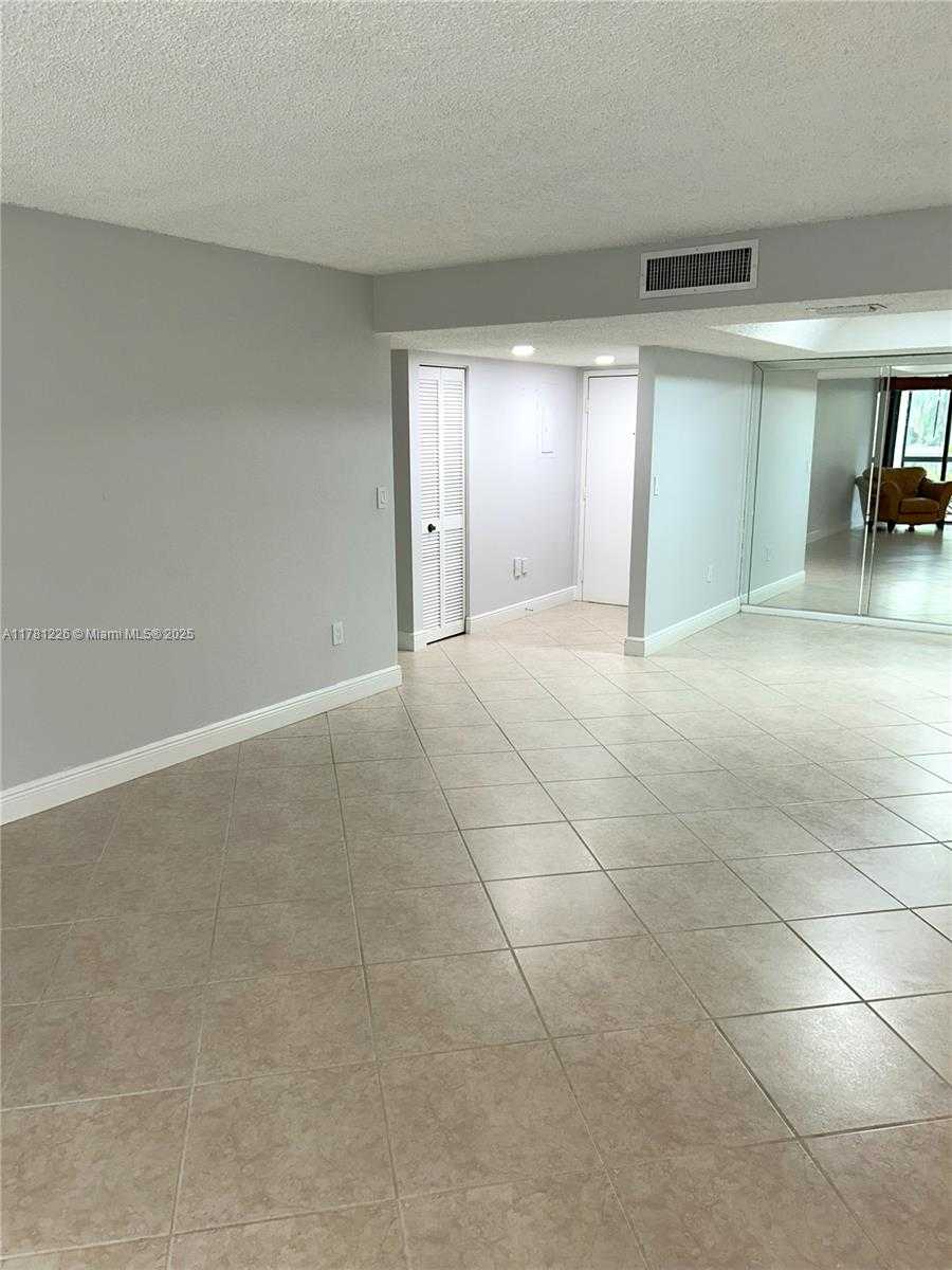 Small Image of 9735 NORTH WEST 52ND ST #117, Doral Number 4