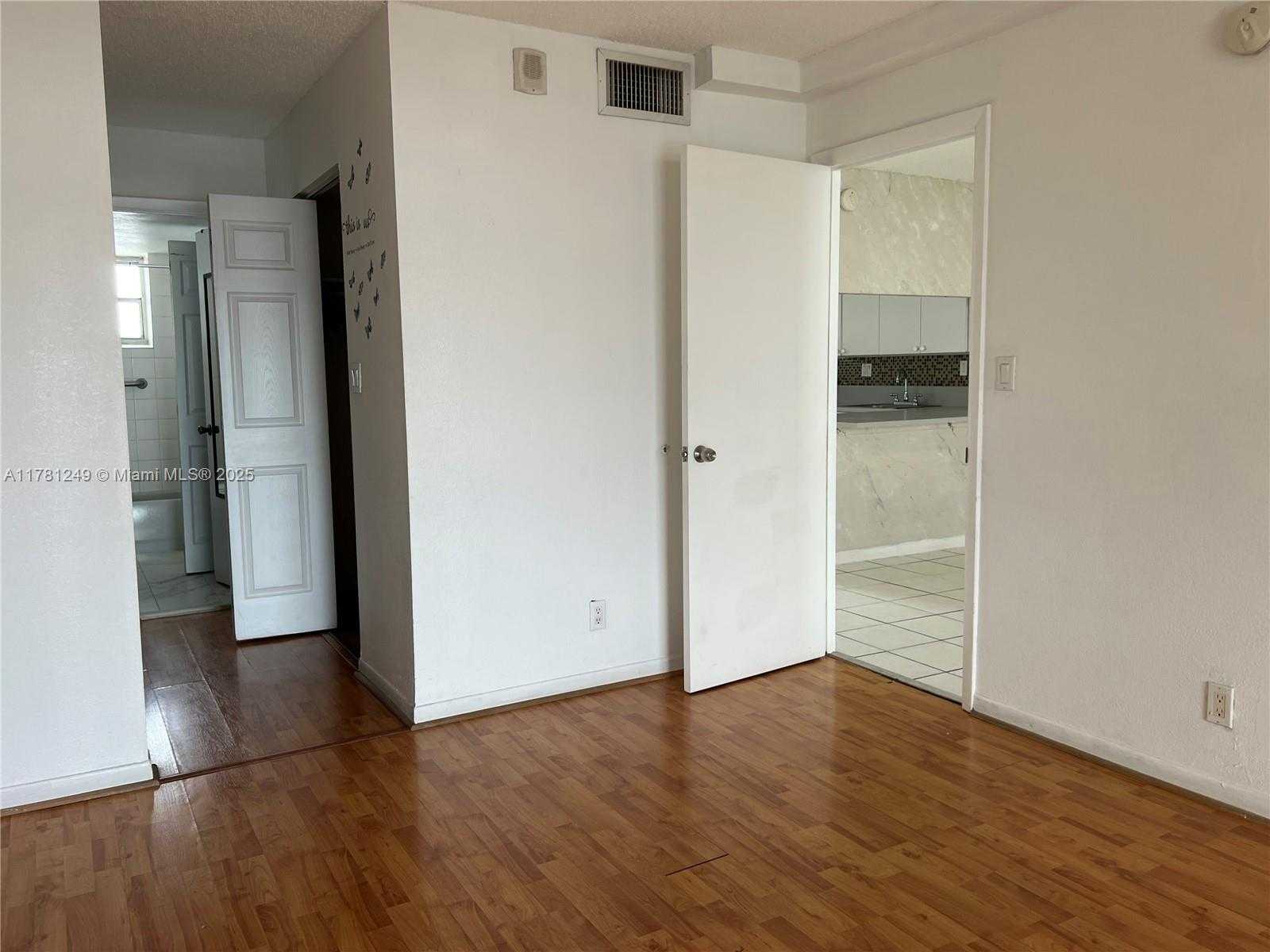 Small Image of 2903 NORTH MIAMI BEACH BLVD #702, North Miami Beach Number 17