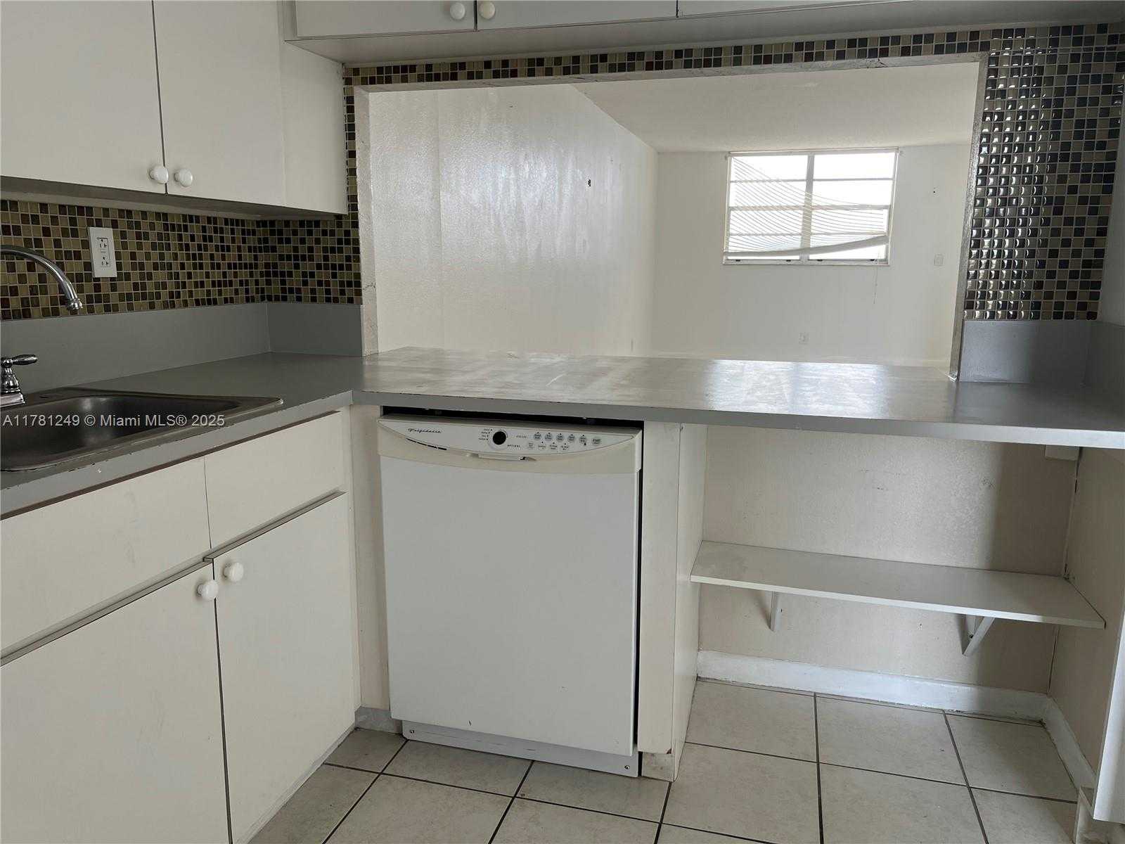 Small Image of 2903 NORTH MIAMI BEACH BLVD #702, North Miami Beach Number 5