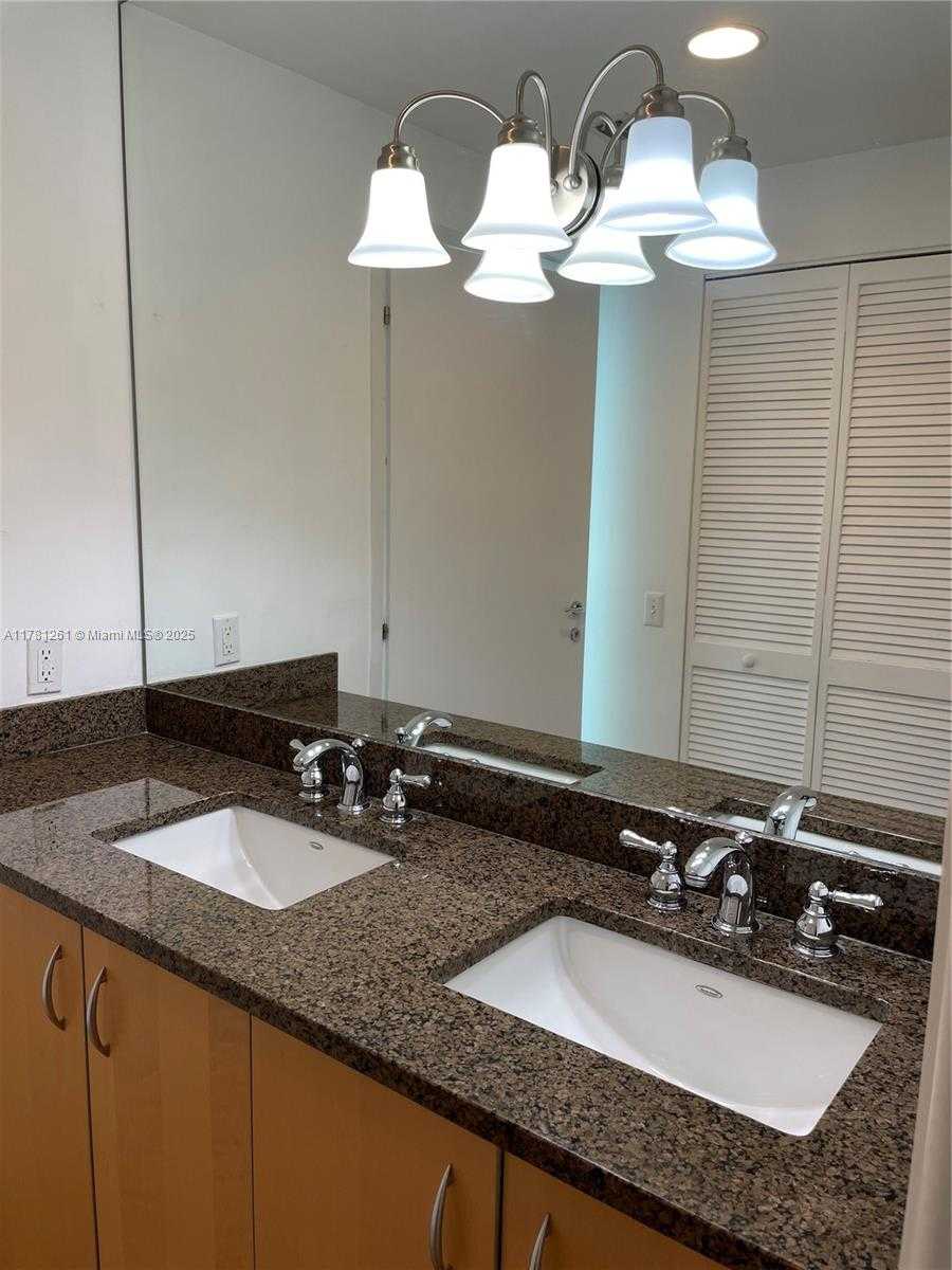 Small Image of 300 SOUTH BISCAYNE BLVD #T-2414, Miami Number 12