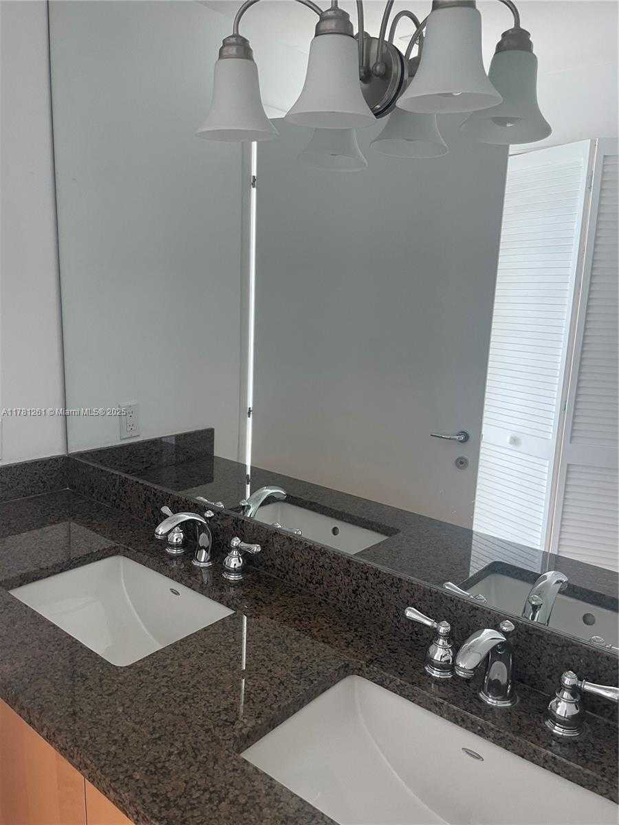 Small Image of 300 SOUTH BISCAYNE BLVD #T-2414, Miami Number 20