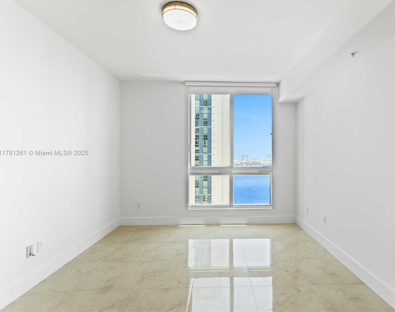 Small Image of 300 SOUTH BISCAYNE BLVD #T-2414, Miami Number 28