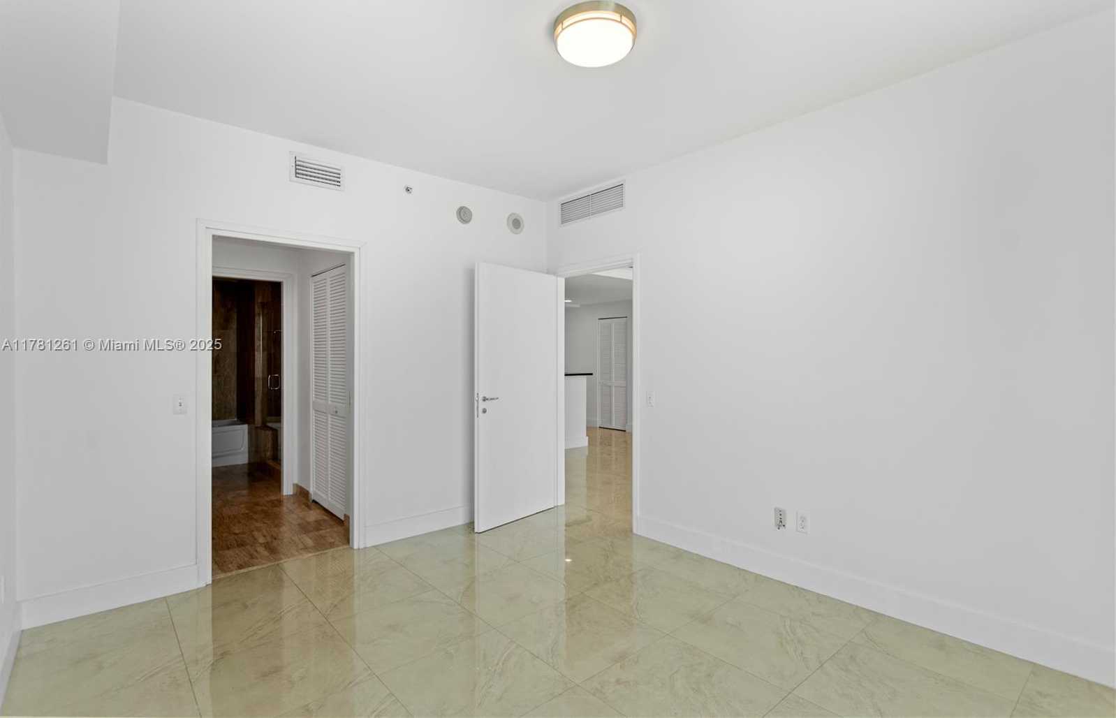 Small Image of 300 SOUTH BISCAYNE BLVD #T-2414, Miami Number 29