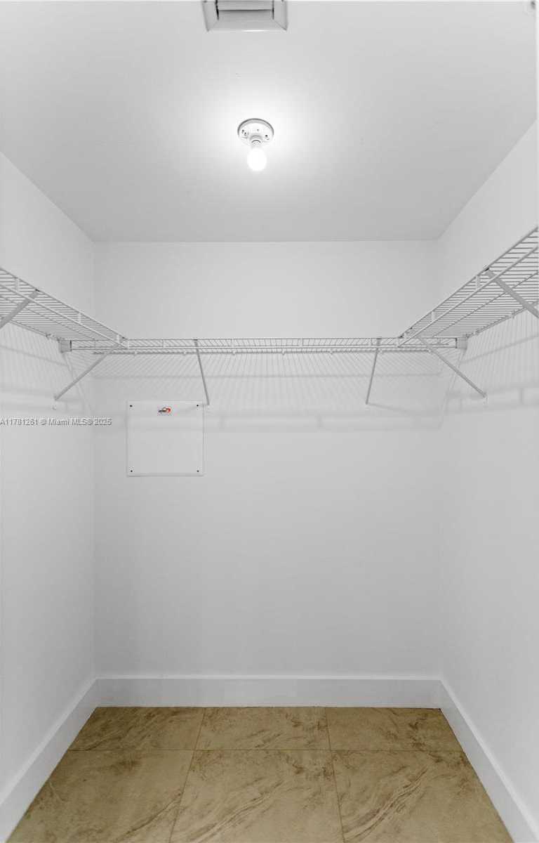 Small Image of 300 SOUTH BISCAYNE BLVD #T-2414, Miami Number 31