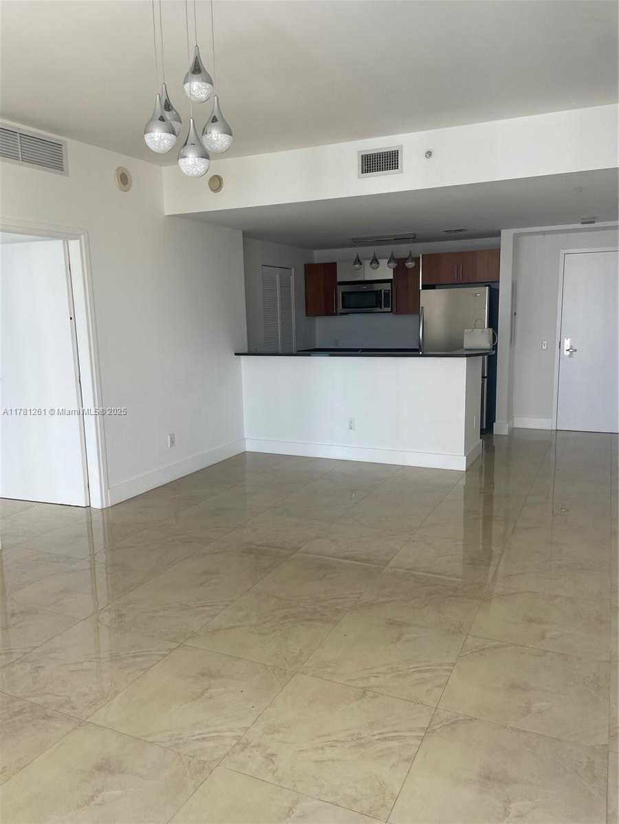 Small Image of 300 SOUTH BISCAYNE BLVD #T-2414, Miami Number 4