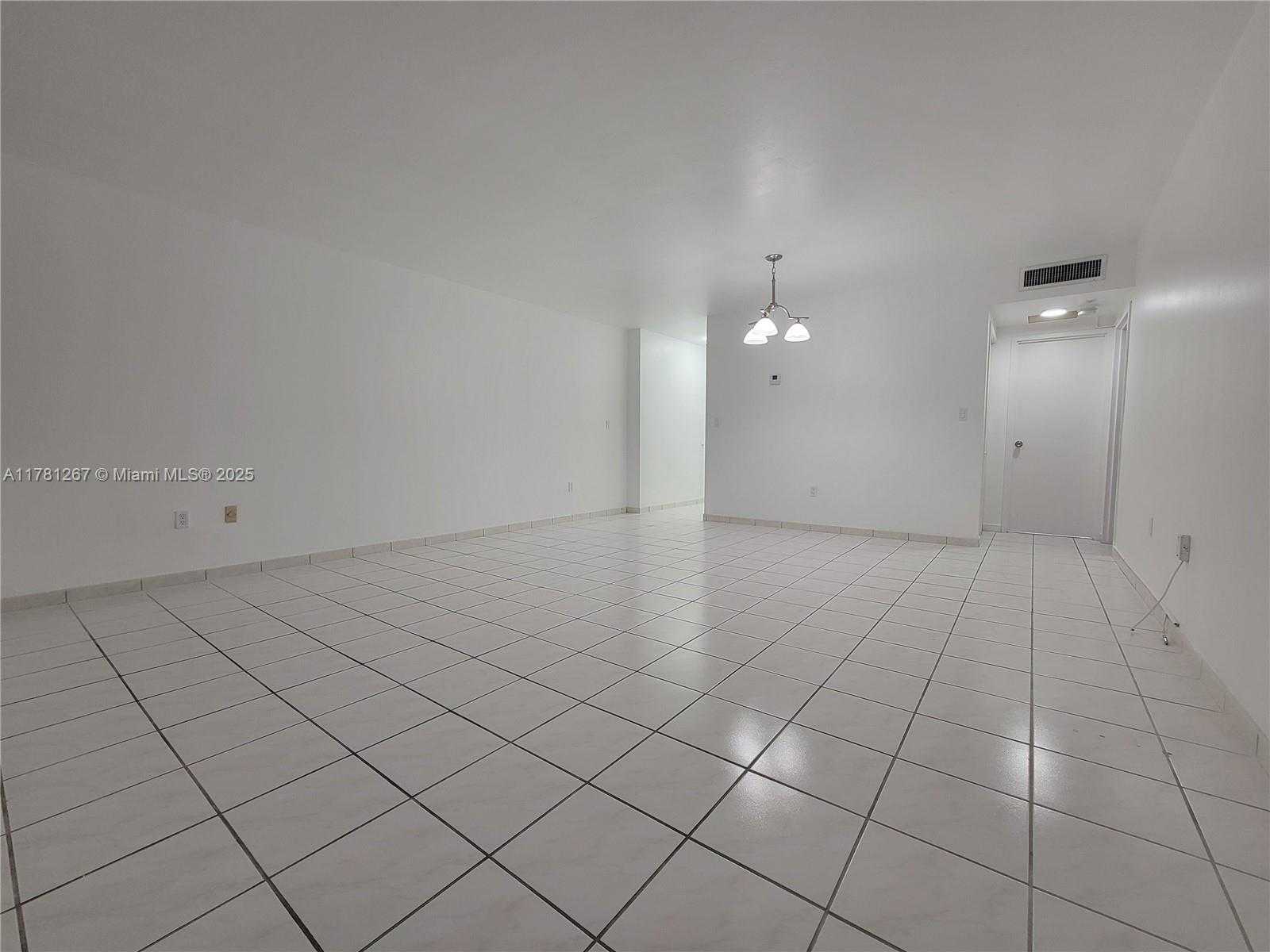Small Image of 2899 COLLINS AVE #1401, Miami Beach Number 20