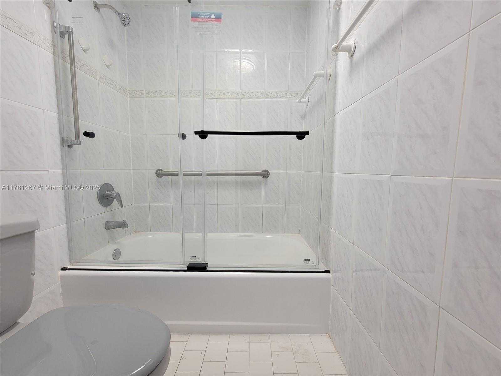 Small Image of 2899 COLLINS AVE #1401, Miami Beach Number 27