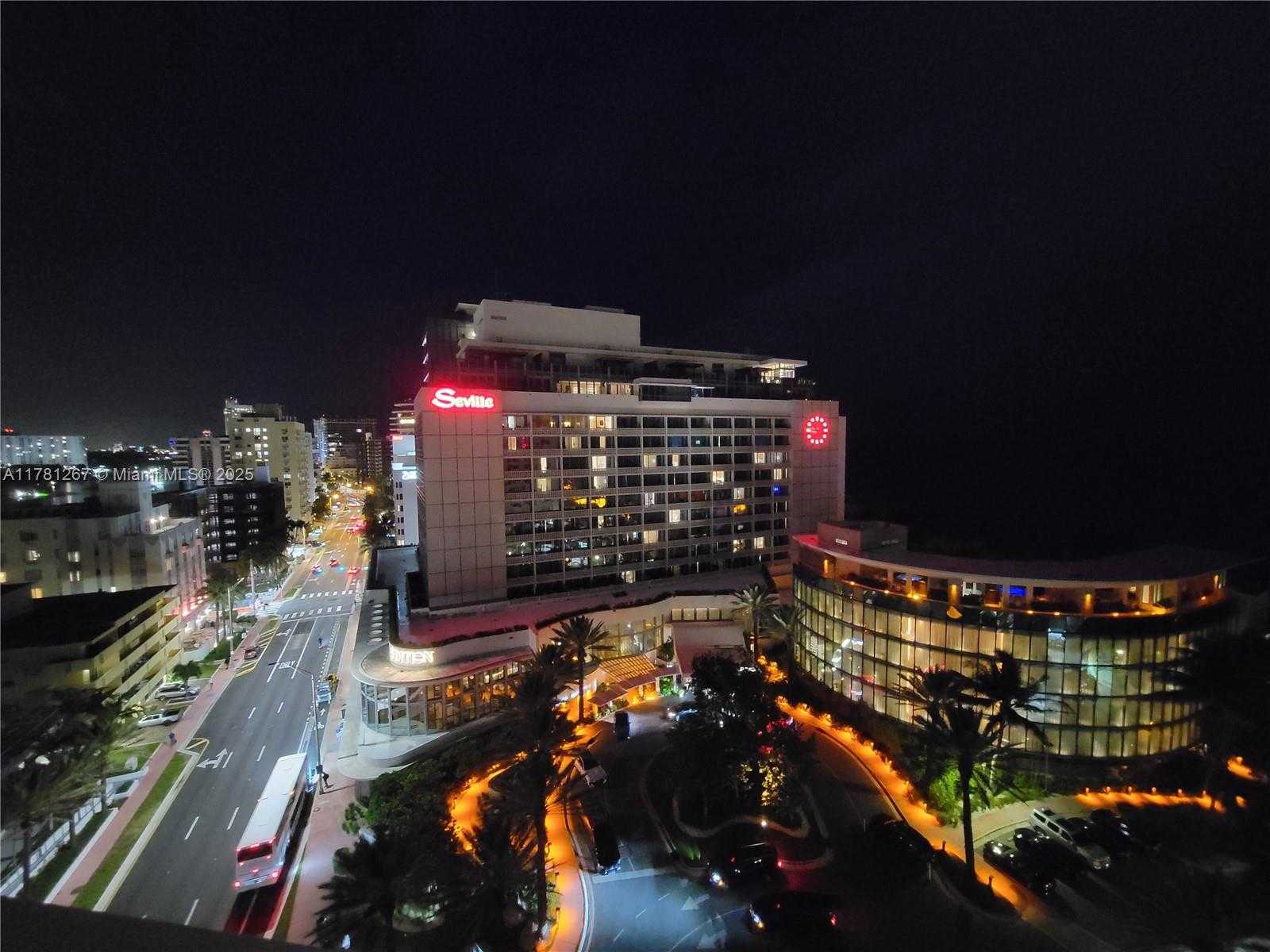 Small Image of 2899 COLLINS AVE #1401, Miami Beach Number 6