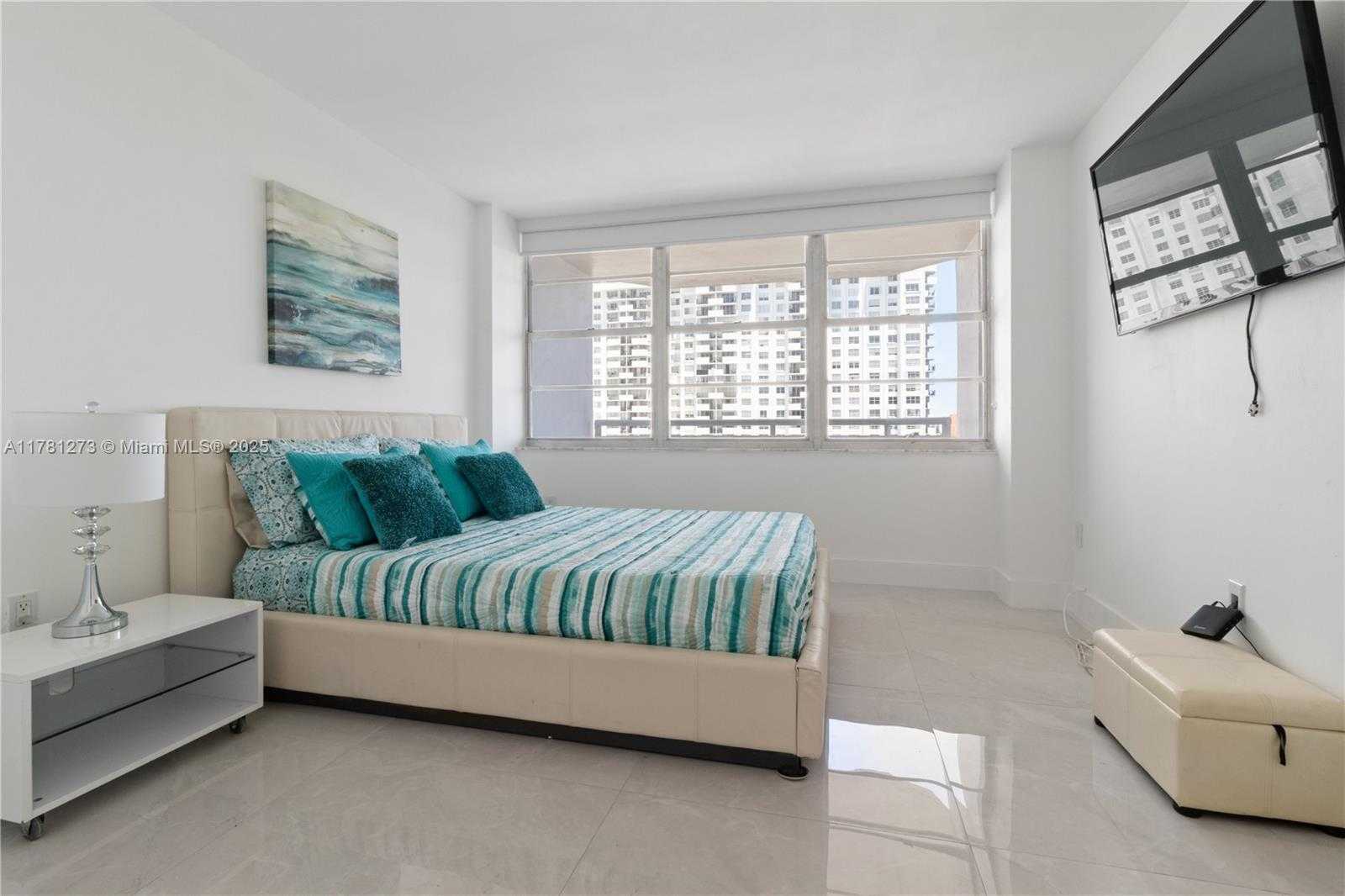Small Image of 18081 BISCAYNE BLVD #801, Aventura Number 15