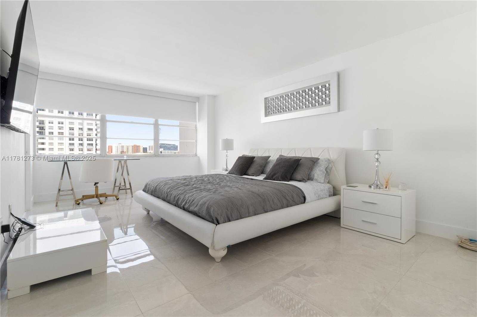 Small Image of 18081 BISCAYNE BLVD #801, Aventura Number 16