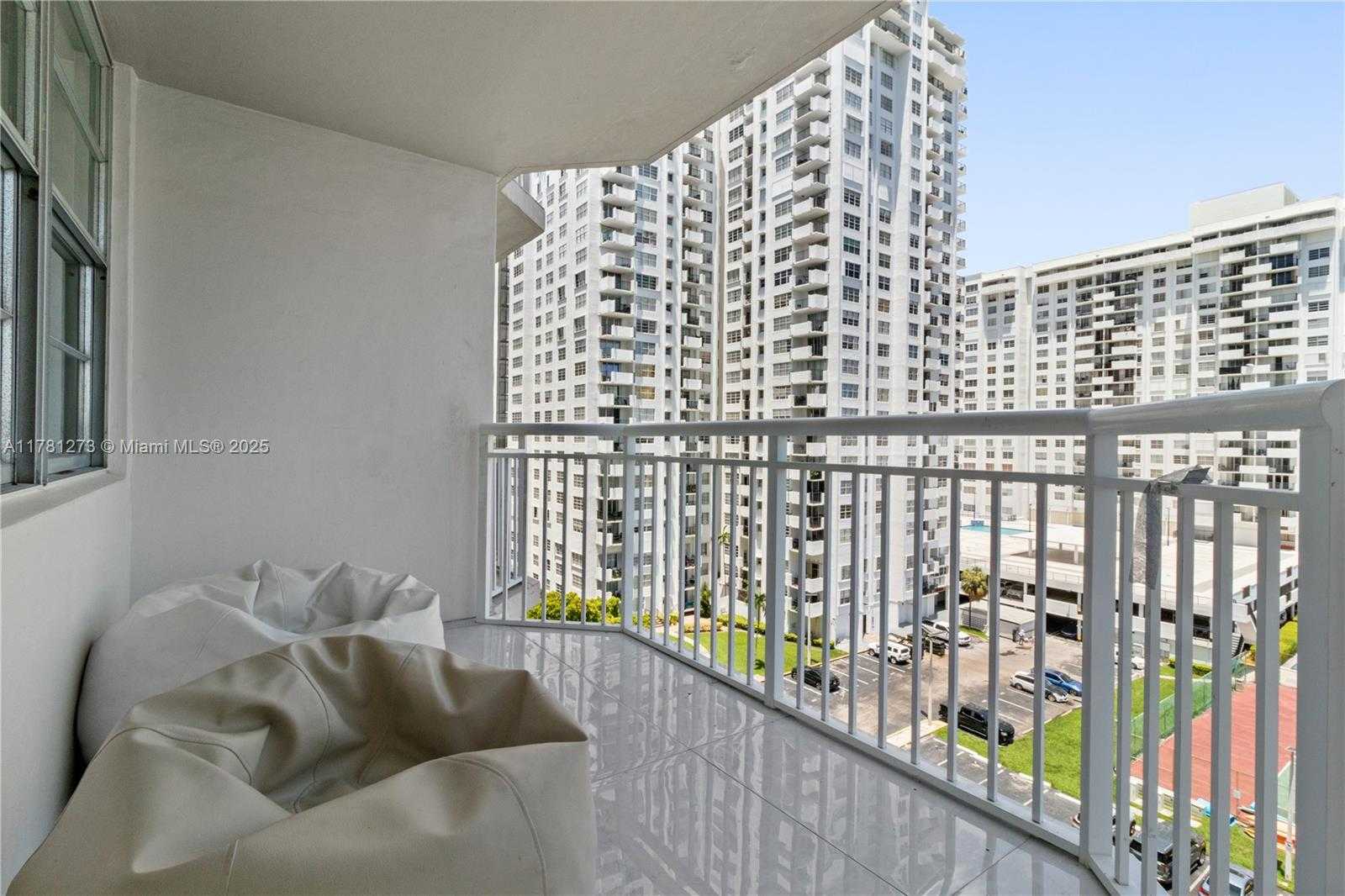 Small Image of 18081 BISCAYNE BLVD #801, Aventura Number 17
