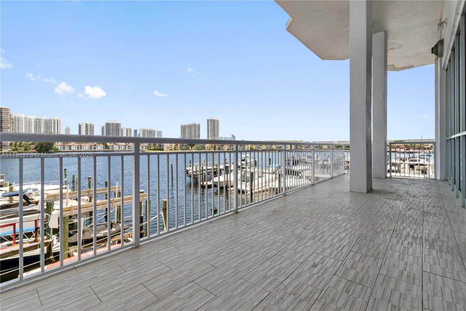 Small Image of 18081 BISCAYNE BLVD #801, Aventura Number 24