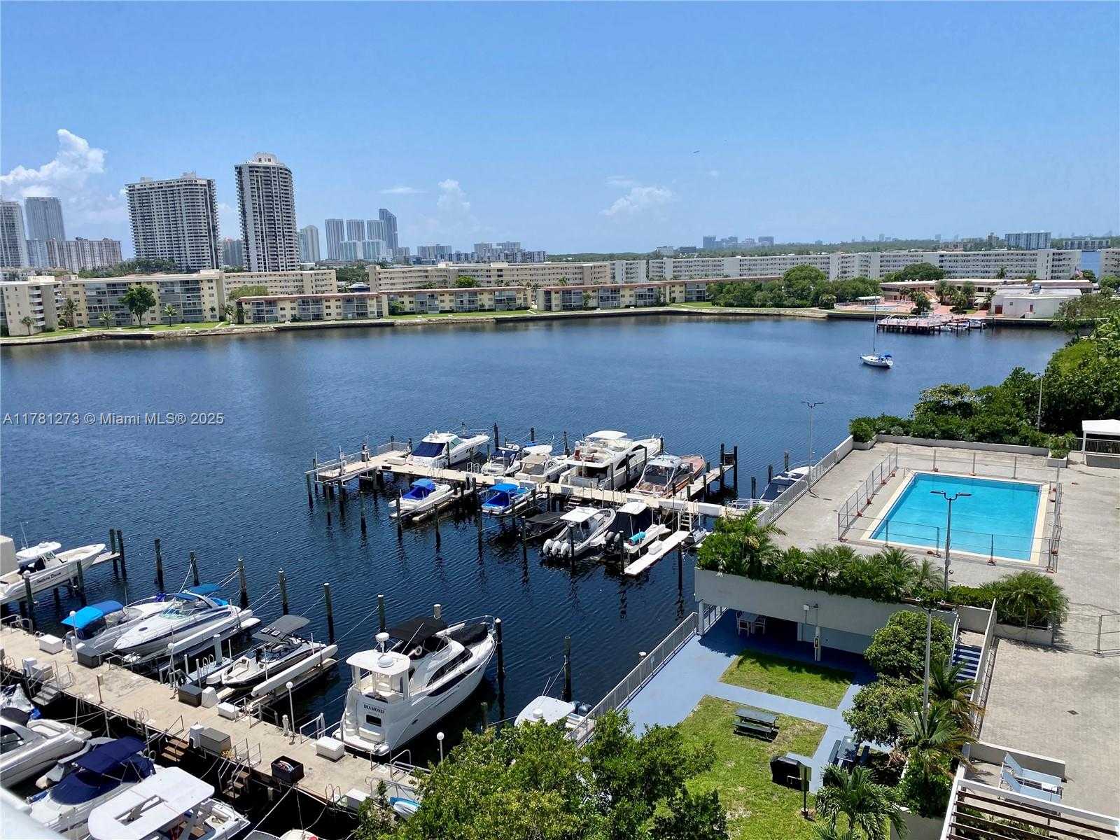 Small Image of 18081 BISCAYNE BLVD #801, Aventura Number 26