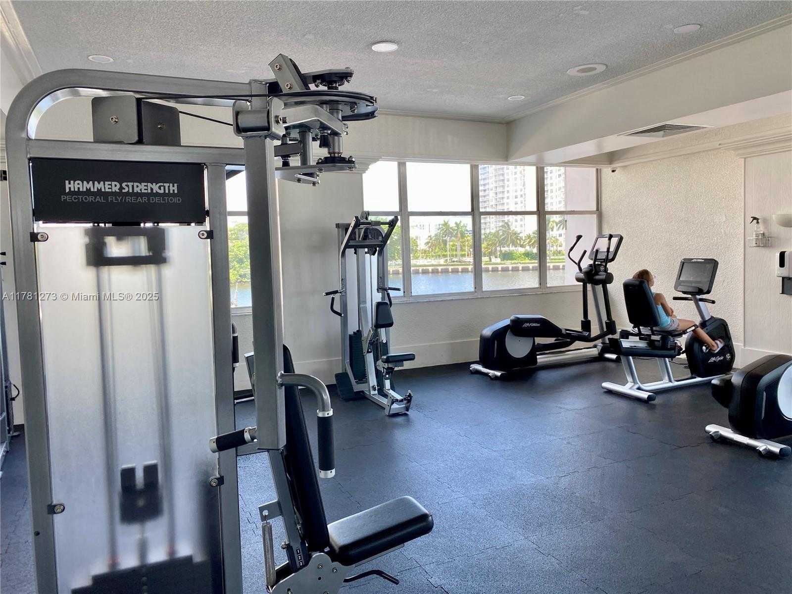 Small Image of 18081 BISCAYNE BLVD #801, Aventura Number 28