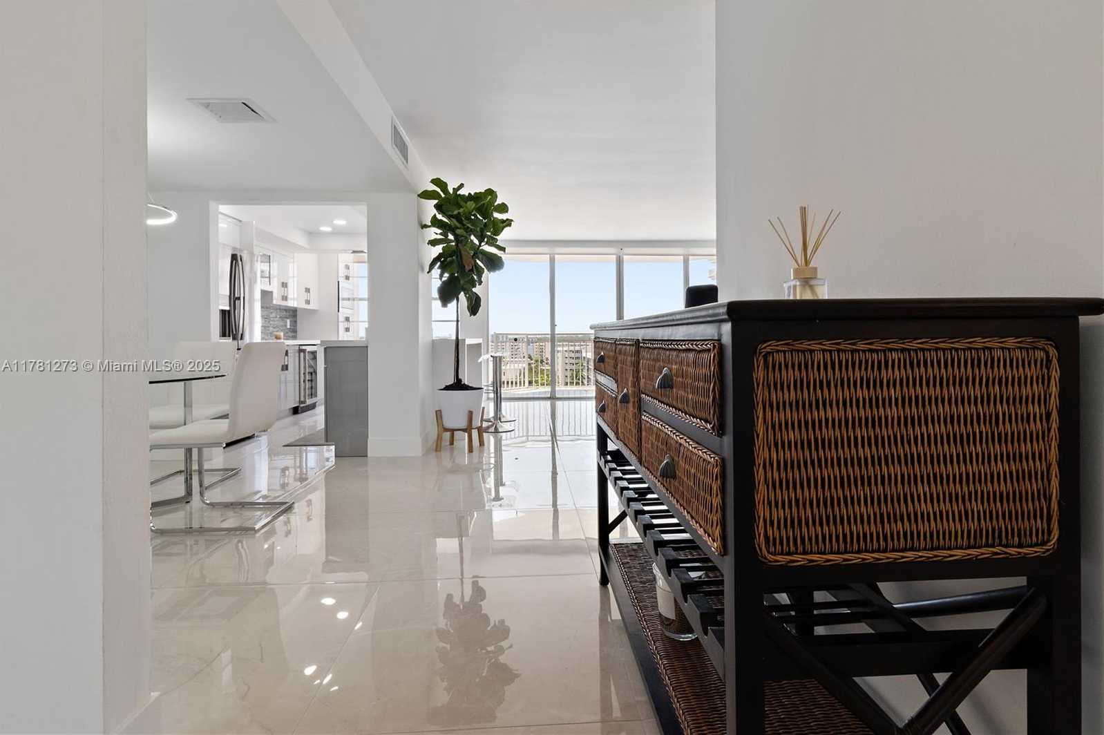Small Image of 18081 BISCAYNE BLVD #801, Aventura Number 3