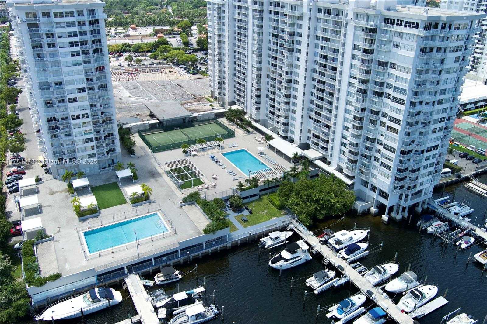 Small Image of 18081 BISCAYNE BLVD #801, Aventura Number 31