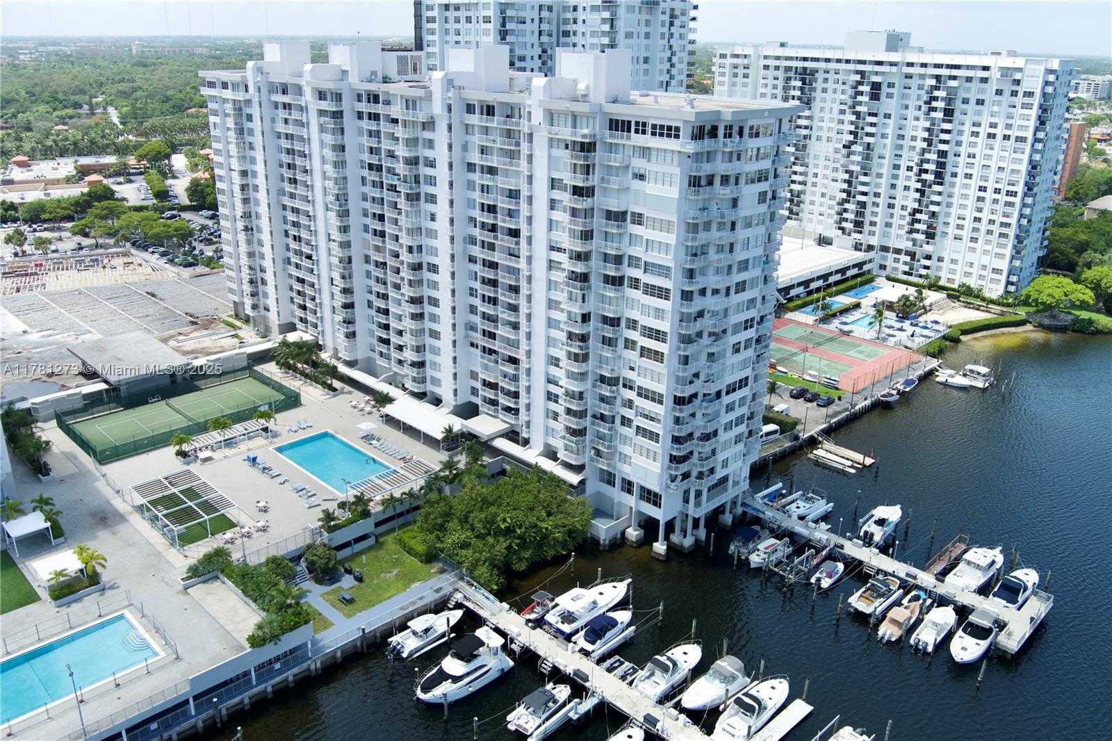 Small Image of 18081 BISCAYNE BLVD #801, Aventura Number 32