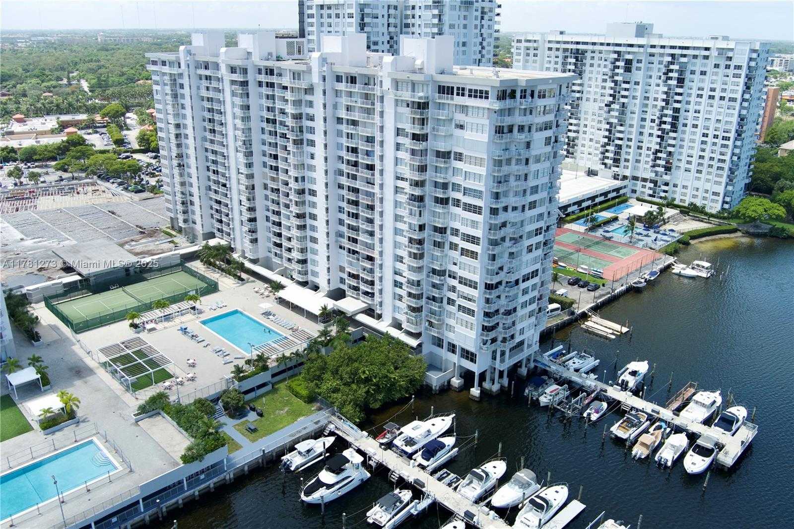 Small Image of 18081 BISCAYNE BLVD #801, Aventura Number 34