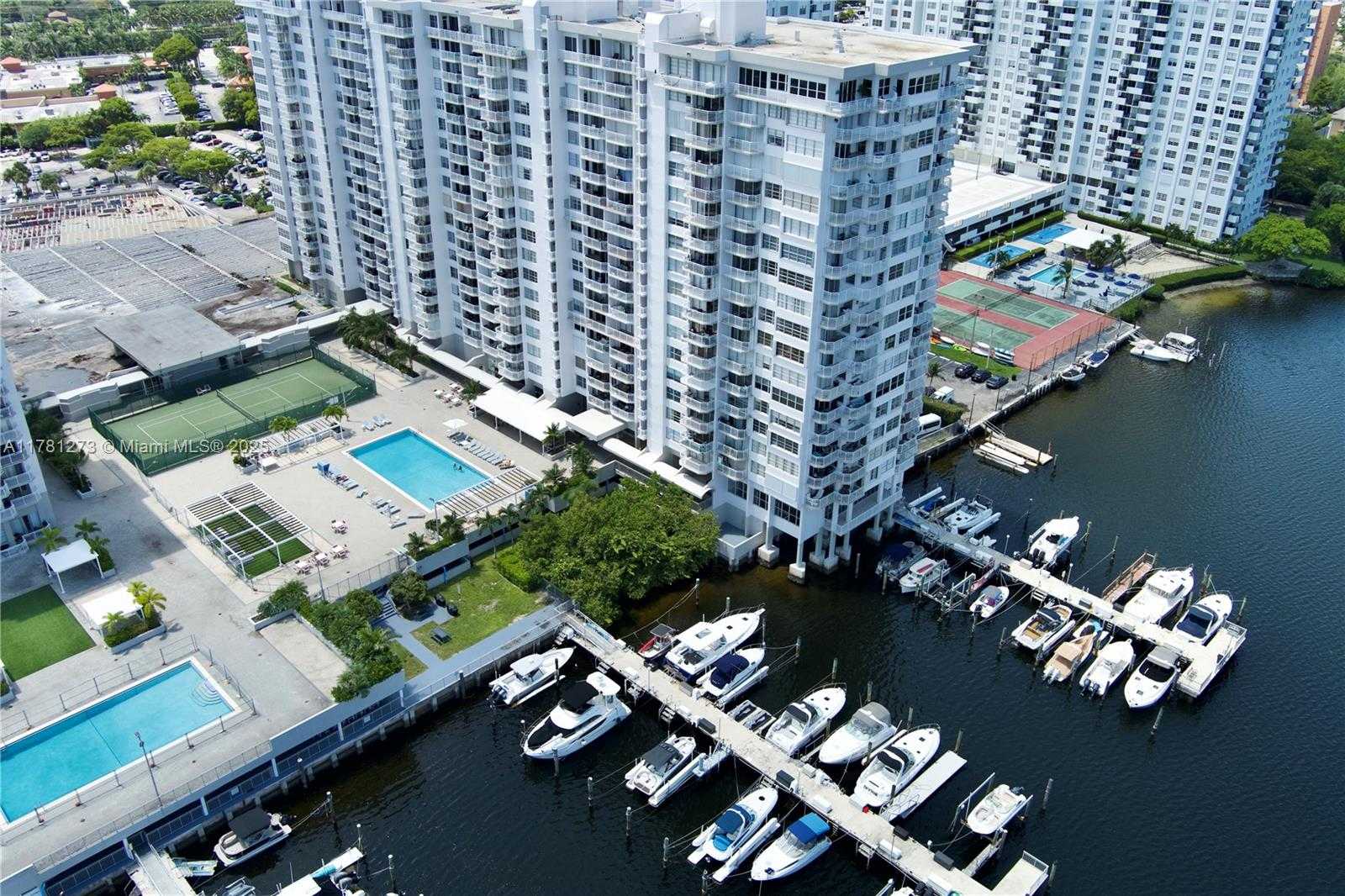 Small Image of 18081 BISCAYNE BLVD #801, Aventura Number 35