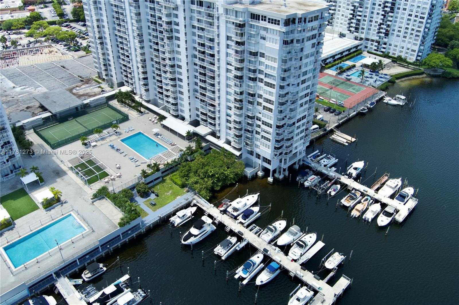 Small Image of 18081 BISCAYNE BLVD #801, Aventura Number 36