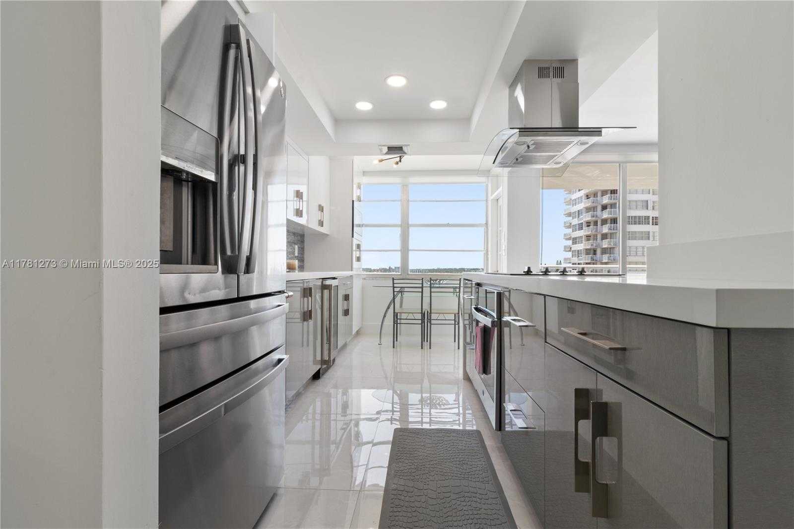 Small Image of 18081 BISCAYNE BLVD #801, Aventura Number 7