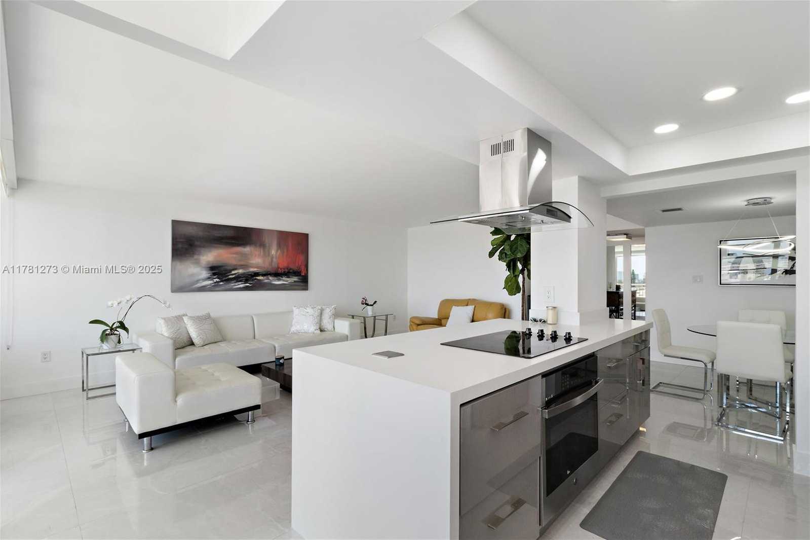 Small Image of 18081 BISCAYNE BLVD #801, Aventura Number 9
